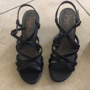 Strapped dress shoes